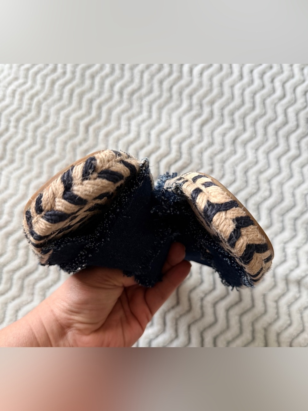 Castañer Palmera Blue Distressed Denim Slide On Flat Sandals Sz EU 40/(US 9) - Picture 6 of 9